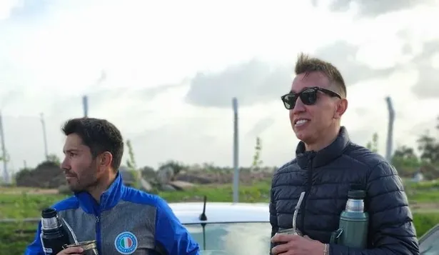 Fernando Muslera viendo a su equipo