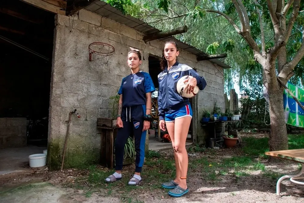 La exposición colectiva retrata a las hinchas de América Latina