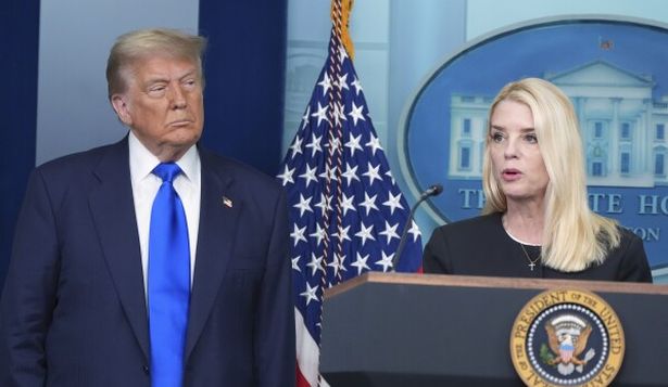 Trump destituye a Pam Bondi como fiscal general: una aliada que quedó en la mira por la gestión del caso Epstein