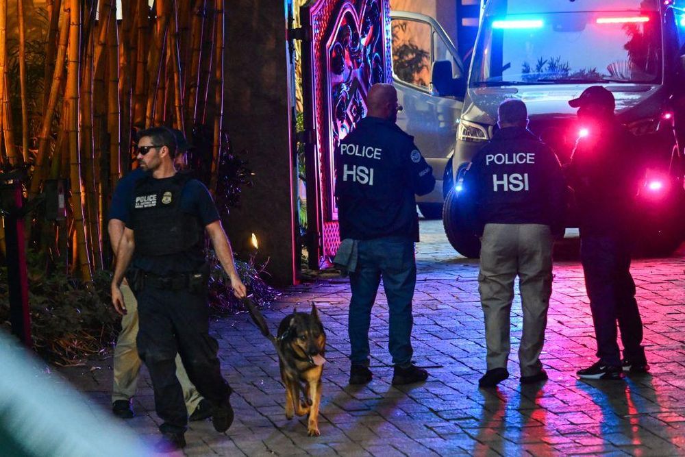 Las autoridades hicieron redadas en las propiedades de Combs en Miami y Los Ángeles.