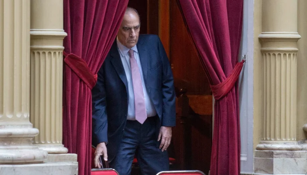 El Gobierno envió sin éxito a Guillermo Francos a destrabar el Presupuesto 2025 con los gobernadores