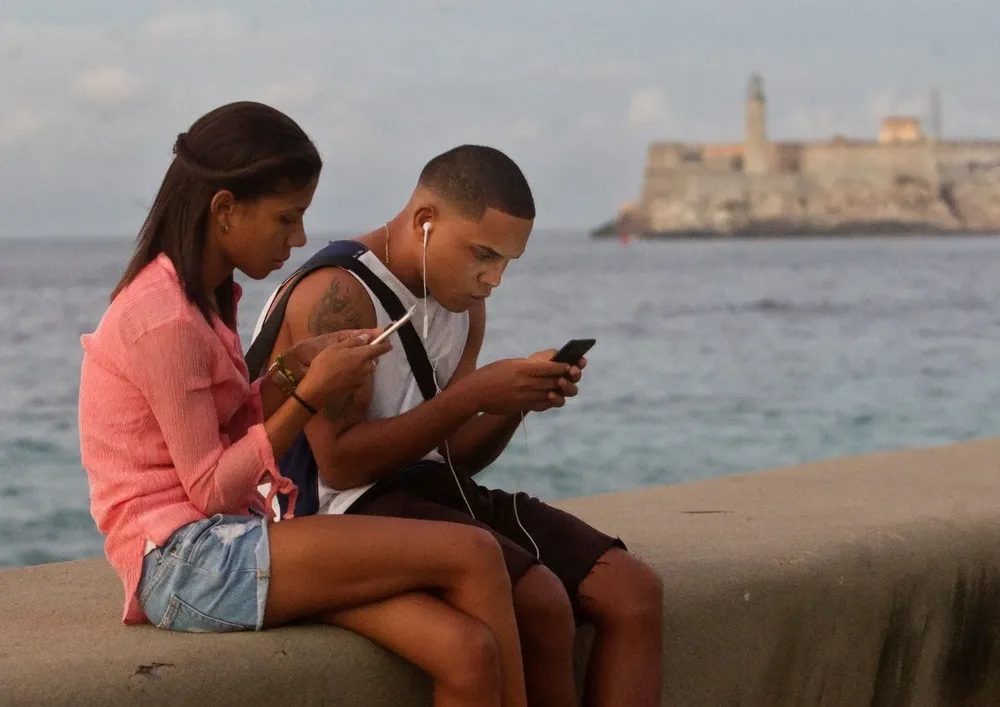 Unos 15 mil números filtrados estaban ubicados en Méxicos, según The Post