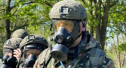 Los ciudadanos polacos comunes se han estado inscribiendo en días de entrenamiento militar anticipándose a un ataque militar.