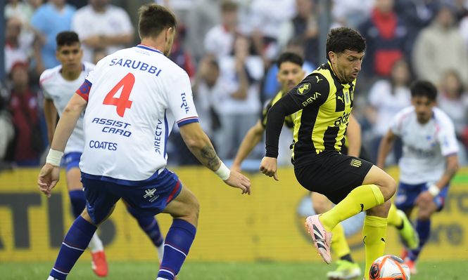 Sebastián Coates y Matías Arezo
