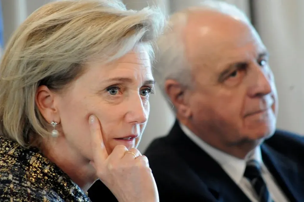 La Princesa Astrid se reunió este jueves con el ministro Rossi en el despacho de su ministerio.