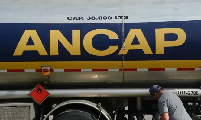 En ANCAP dan por descontado suba de combustibles en enero