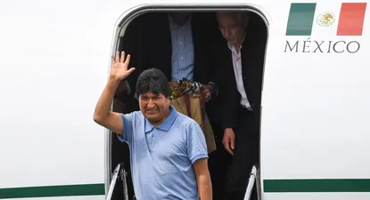 se abre una ventana para que evo morales regrese a bolivia