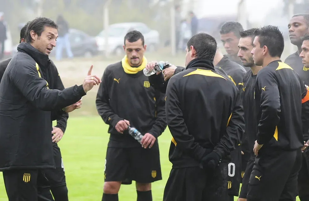Alonso en su ciclo como DT de Peñarol