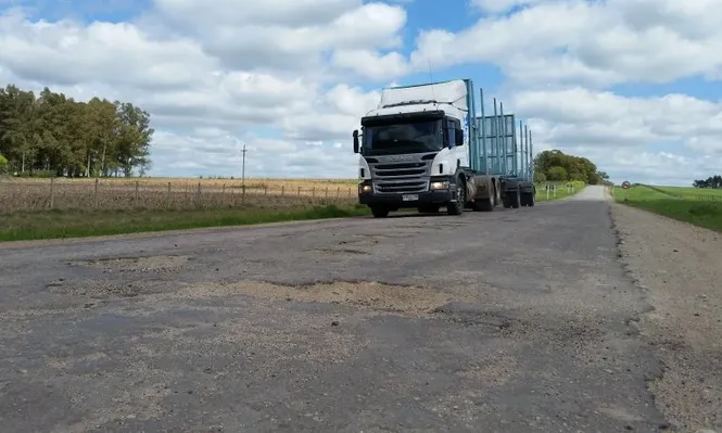 Rutas con desperfectos. Archivo.