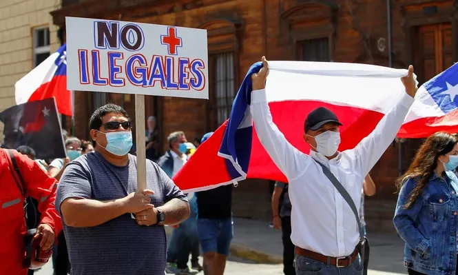 El endurecimiento ante la inmigración se fundamentó en los datos récord en la percepción de inseguridad pública entre la población de Chile.