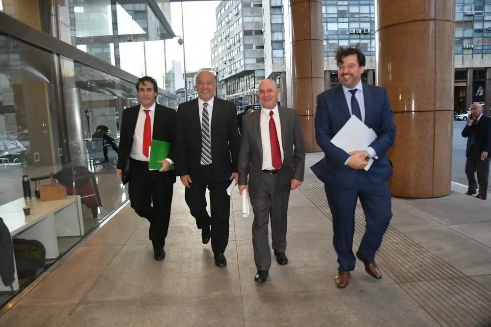 Conrado Rodríguez, Germán Coutinho, Jorge Alvear y Adrián Peña llegando a Torre Ejecutiva