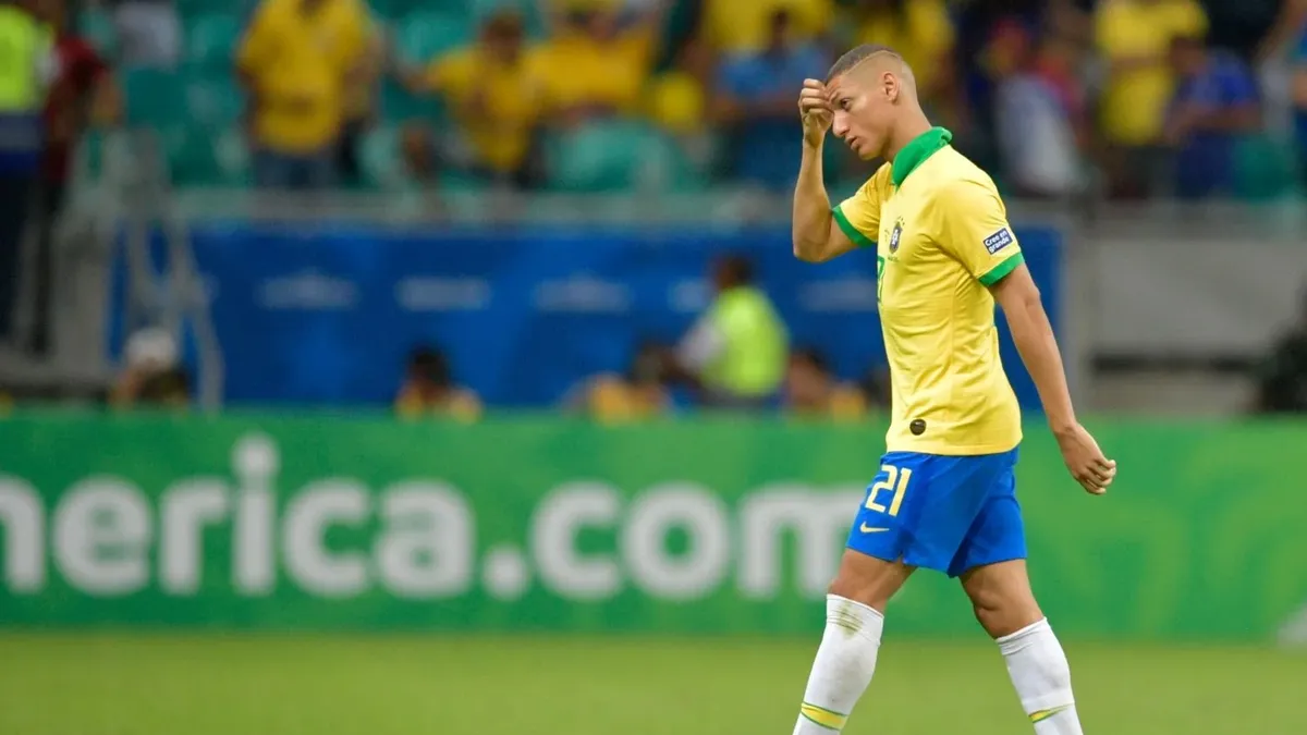 Richarlison tiene paperas y la selección de Brasil teme el contagio