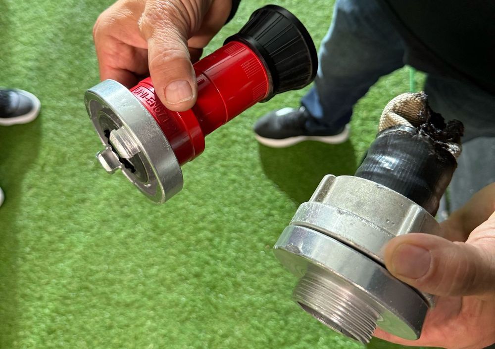 Proyectiles tirados por la hinchada de Cerro en el Campeón del Siglo