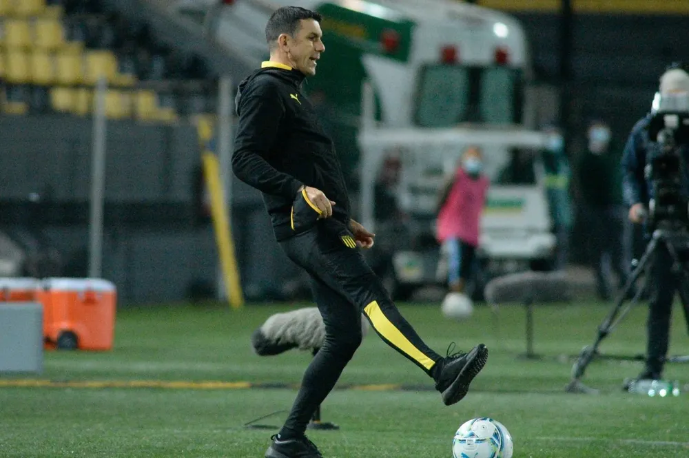 Mauricio Larriera no encuentra el mejor rendimiento del equipo