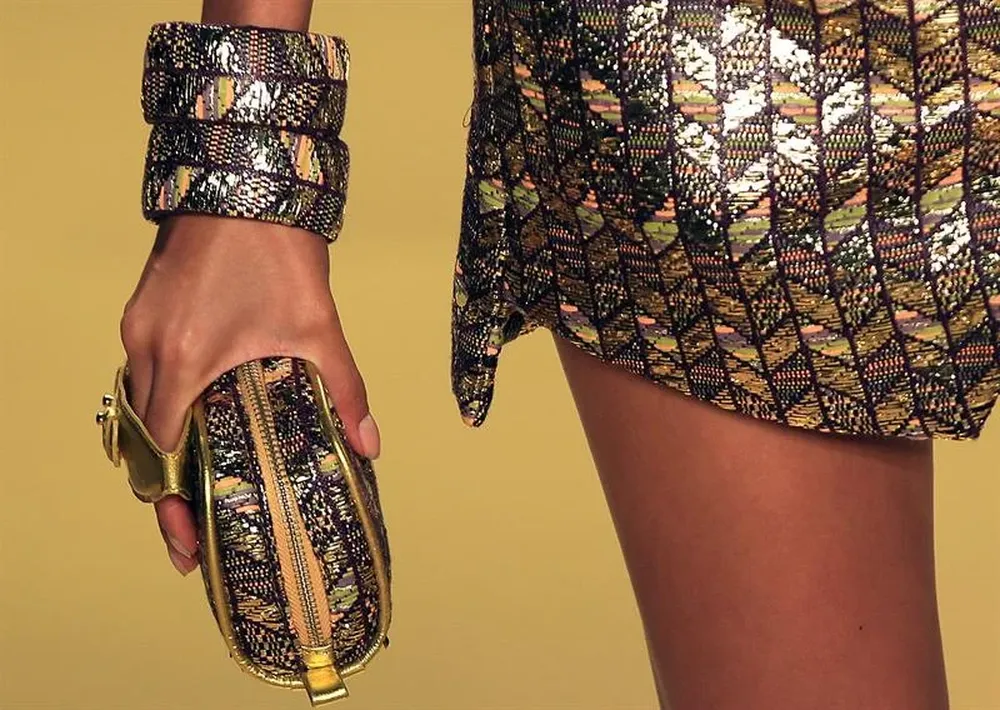 Brasil- Una modelo luce un diseño de Maria Filó durante la Semana de la Moda de Río de Janeiro