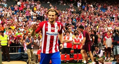 Diego Forlán volvió al Vicente Calderón