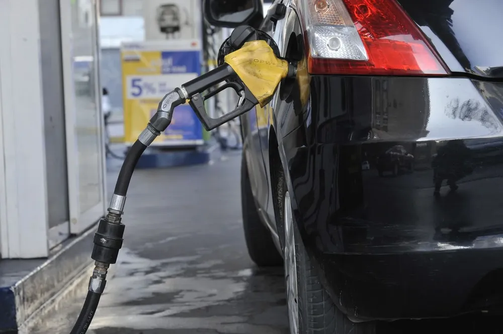 El gobierno volvió a apelar a la espalda de Ancap para congelar las tarifas