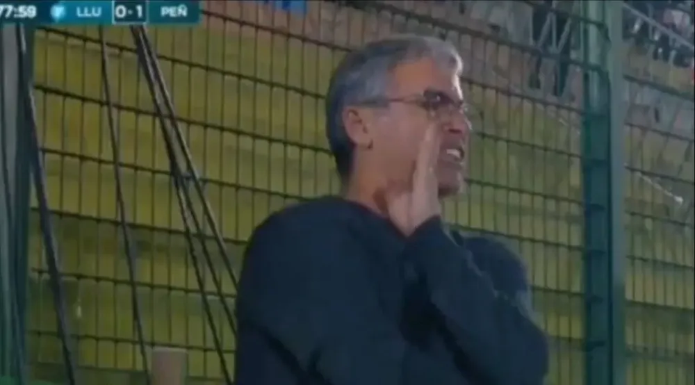 Bengoechea se fue insultado y le pidieron que se fuera del club