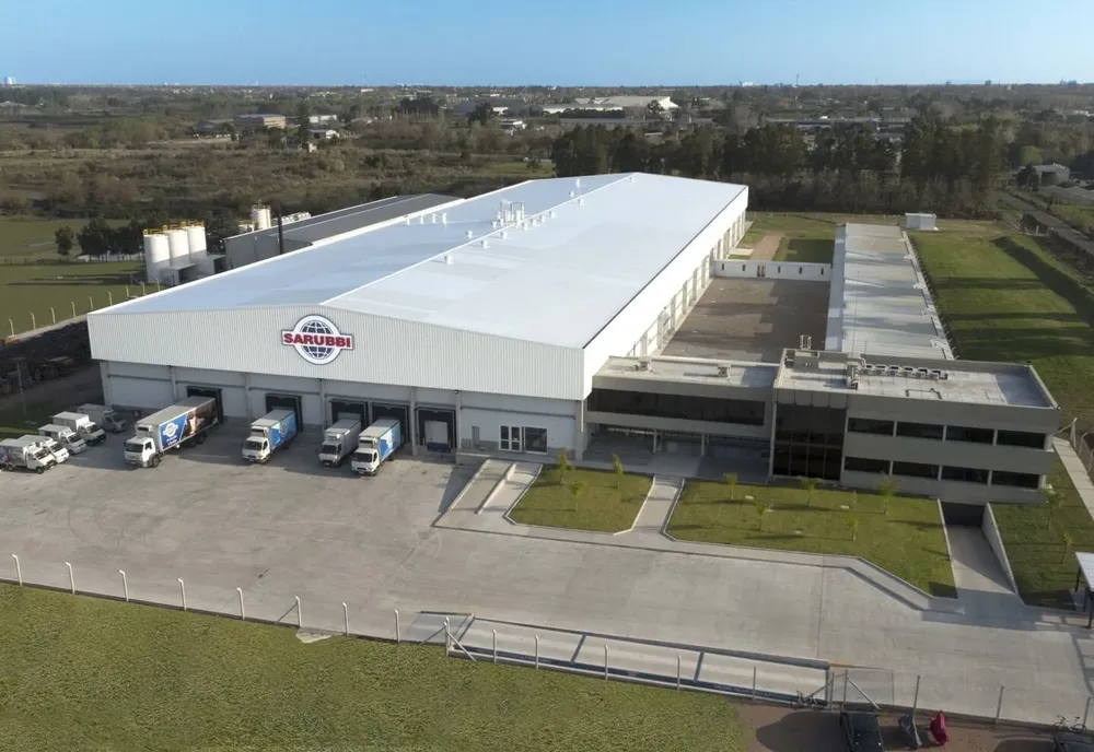 Planta Industrial Sarubbi 19.000 m2 de Paneles Producto utilizado: ISOPANEL