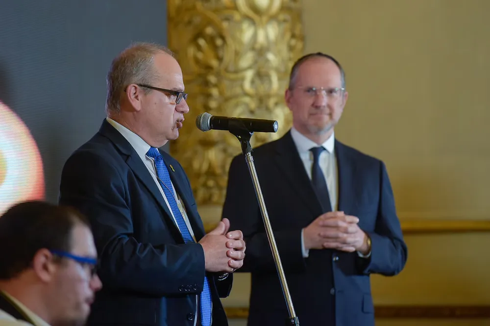 El embajador de Israel, Eyal Sela, junto al Gran Rabino de la Comunidad Sefardí de Buenos Aires, Isaac Sacca El embajador de Israel, Eyal Sela, junto al Gran Rabino de la Comunidad Sefardí de Buenos Aires, Isaac Sacca