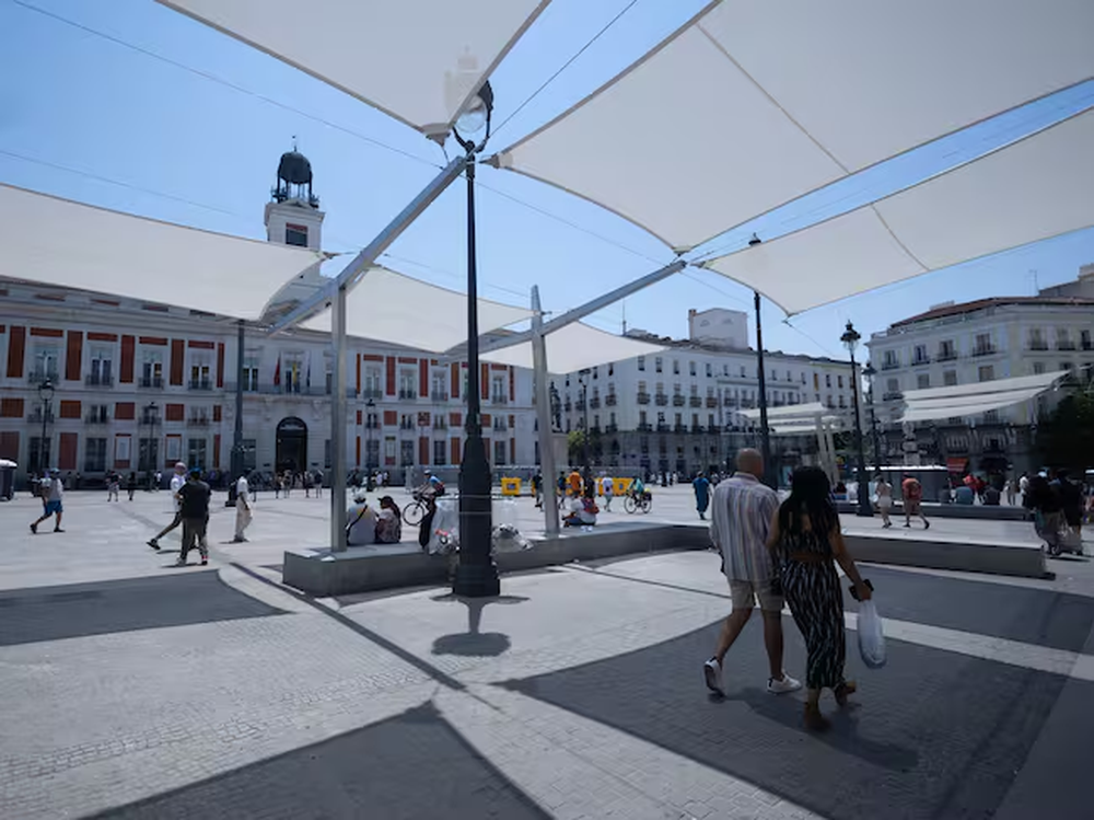 Toldos en Puerta del Sol, Madrid