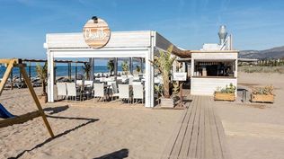 Chalito en Castelldefels, situado en una zona estratégica de las playas de Barcelona. 