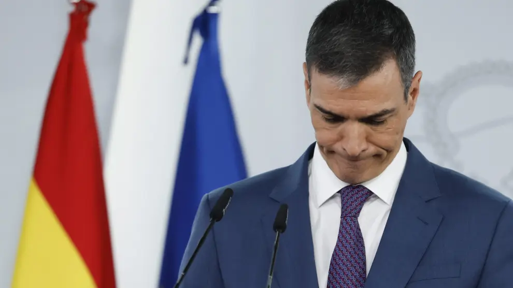 Pedro Sánchez en una de sus comparecencias en Moncloa después del apagón. EFE