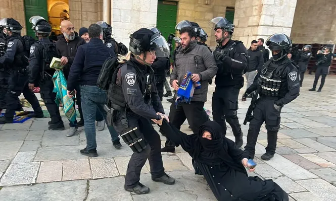 Los incidentes estallaron luego de que agentes de la Policía israelí entraran en Al Aqsa, tercer lugar más sagrado del Islam