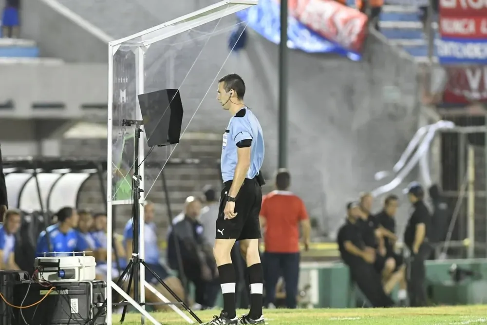 El VAR en el Estadio Centenario