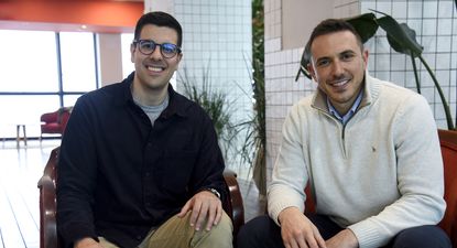 Guillermo Rodriguez, CEO de Crowder, Gonzalo Mesorio, Director de MiFinanzas