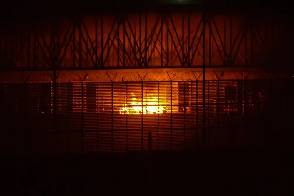 Fuego en cárcel de Guayaquil, Ecuador, donde se desarrolló un motín este miércoles