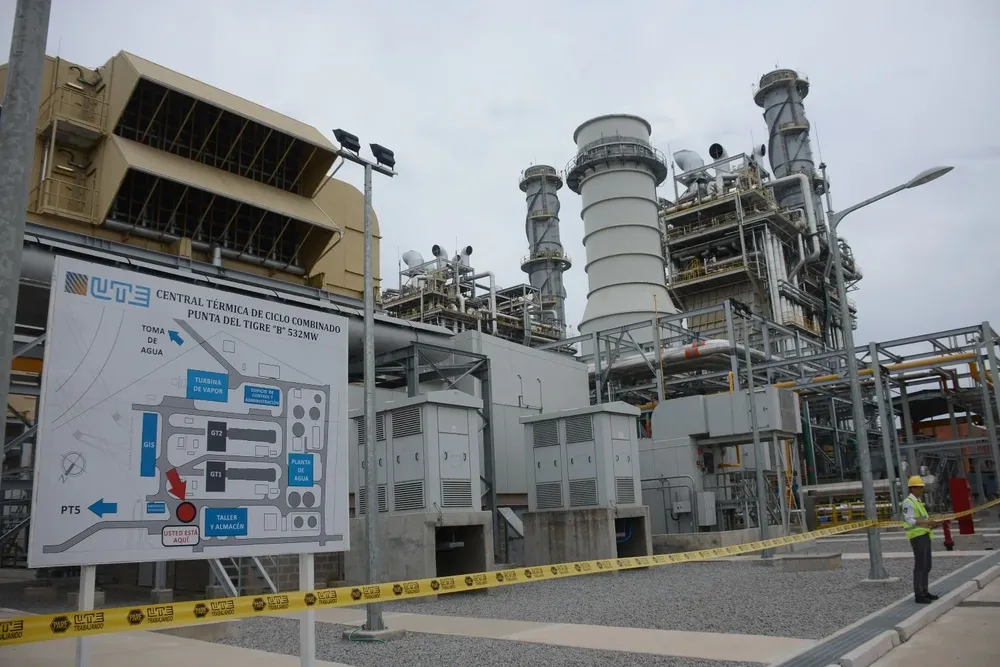 La central Punta del Tigre produce gran parte de la energía exportada.