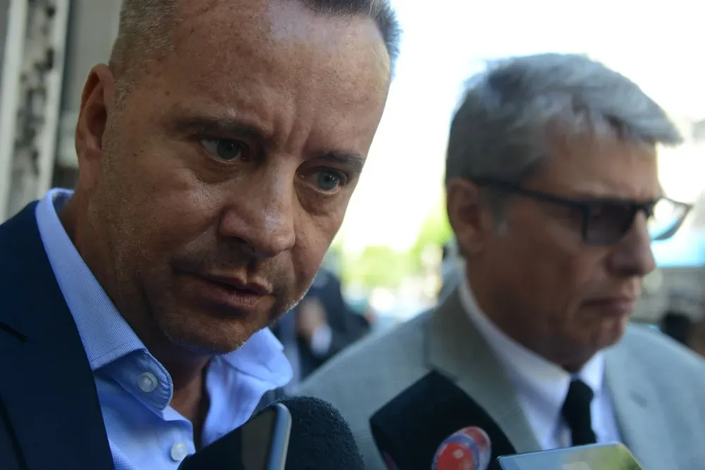 Ríos está internado aunque su cuadro de covid-19 no es grave