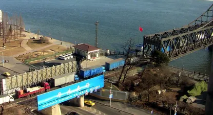 El puente Amrok une la ciudad china de Dandong con la ciudad fronteriza norcoreana Sinuiju