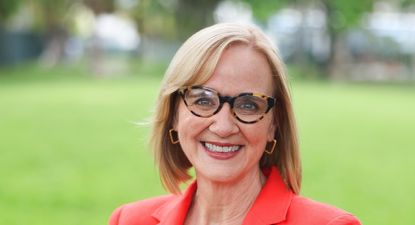 La rétorica antiinmigrante, además de ser deshumanizante, es muy mala para la economía, dice Eileen Higgins, candidata a alcaldesa de Miami