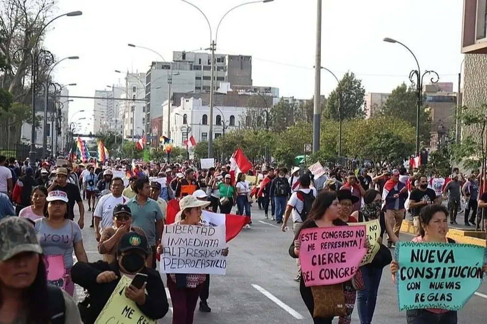 La encuesta estableció también que el 69% de los peruanos cree que las elecciones generales se deben realizar en 2023, y no en 2024