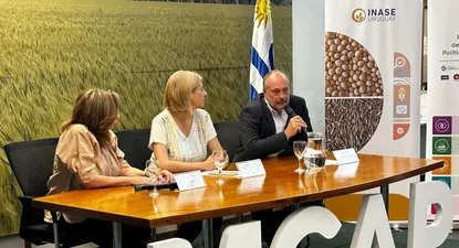 Firma del convenio en la sede del MGAP.