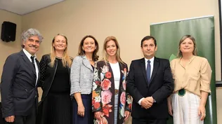 Referentes del programa de presidencia Sembrando, junto a la delegación de la Escuela de Negocios de la Universidad Adolfo Ibáñez de Chile