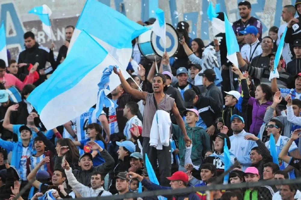 Hinchas de Cerro en el Tróccoli