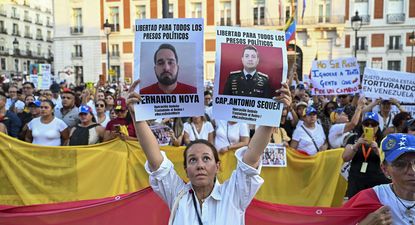 Venezolanos marchan en favor de la libertad de Venezuela y en rechazo al fraude electoral en la Puerta del Sol