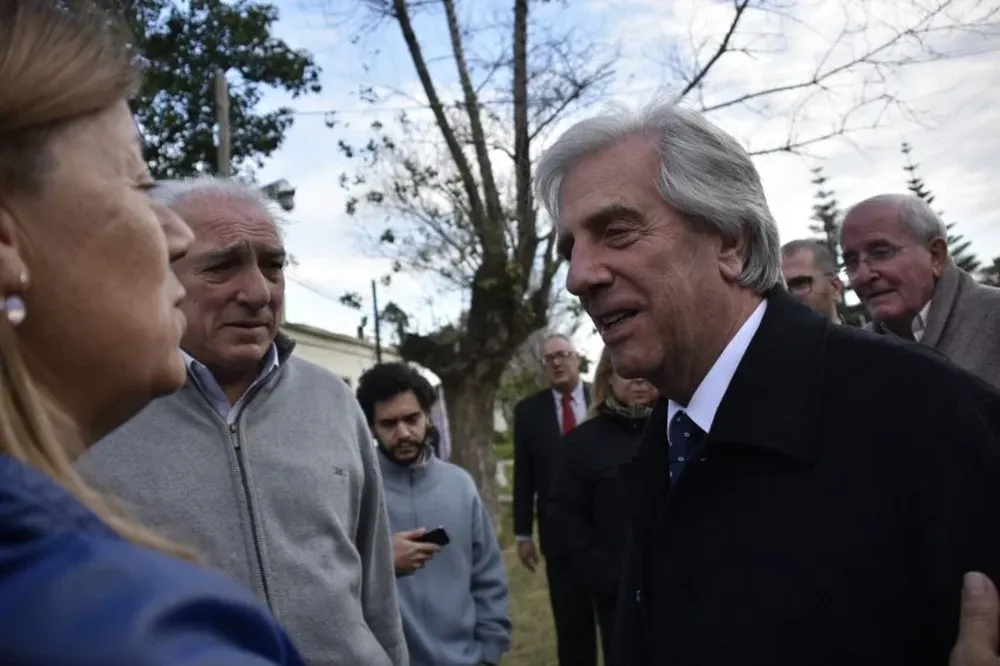 Vázquez conversa con Estela Priore, de la Liga de Fomento de San Luis