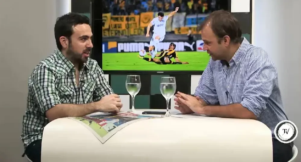 Análisis del periodista de Referí, Sebastián Amaya, sobre el clásico.  Nacional le ganó 3-1 a Peñarol con goles de Fernández, Romero y López; el tanto aurinegro fue de Fucile.  Ahora Nacional definirá la Copa Antel contra el brasileño Palmeiras, que le ganó 2 a o a Libertad de Paraguay.  El triunfo fue categórico; Nacional dominó los 90 minutos. Tras el partido hubo caras largas y preocupación en el vestuario aurinegro, contó Amaya. El presidente Juan Pedro Damiani estuvo en el vestuario.