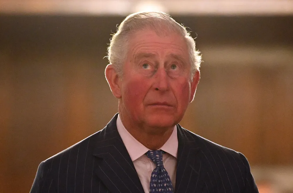 Un libro que se publicará esta semana asegura que quien hizo comentarios sobre el color de piel del hijo de Harry y Meghan fue Carlos; desde su entorno lo desmienten