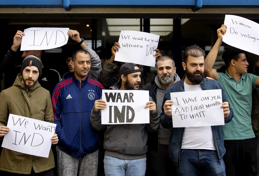 Países Bajos limitará las solicitudes de asilo.