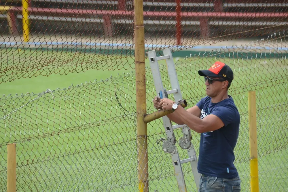 Fabián Canobbio en las obras para acondicionar al Paladino y llevar a los grandes