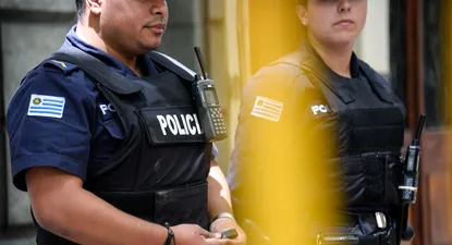 Policía
