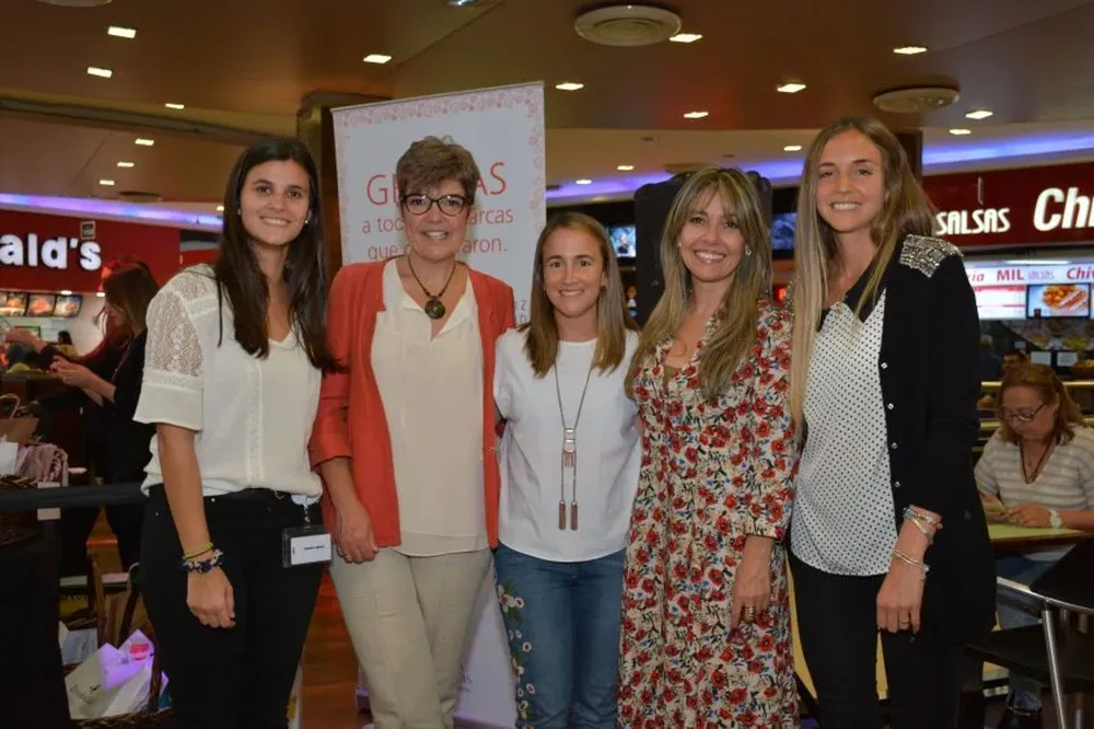 Camila Abreu, María José Alonso, Daniela Mera, Rosario Collazo y Vanina Friedmann