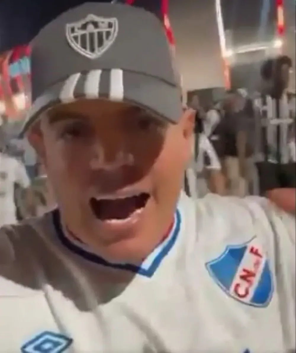 Un hincha de Atlético Mineiro fue con la camiseta de Nacional al estadio y creó disturbios con hinchas de Peñarol