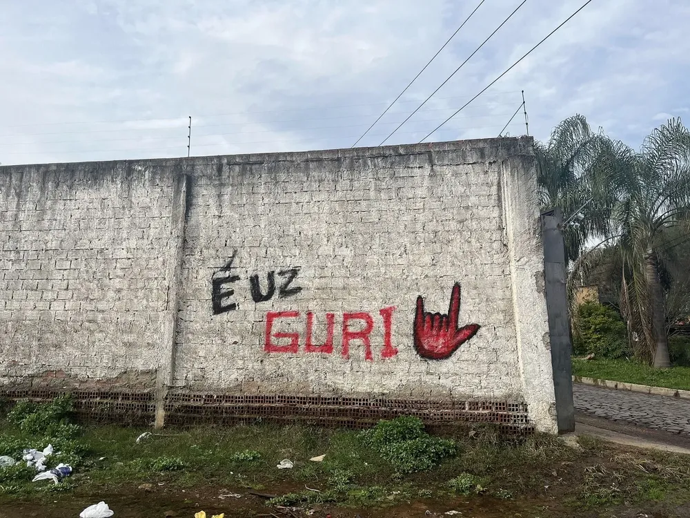 Inscripción de la facción Os Manos en Villa Sonia, donde lidera El Piojo