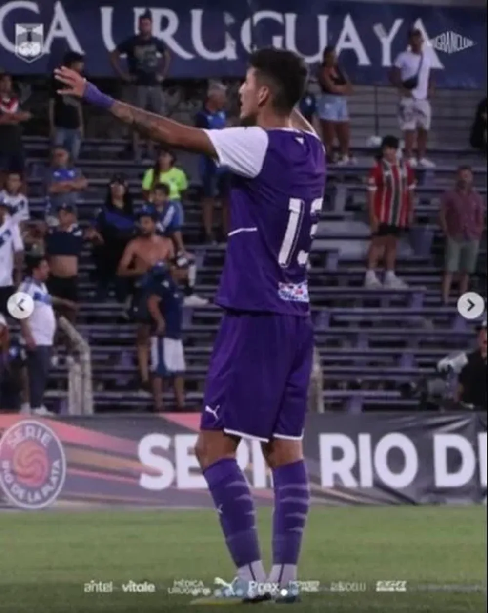 Diego Abreu con la 13 en el Franzini